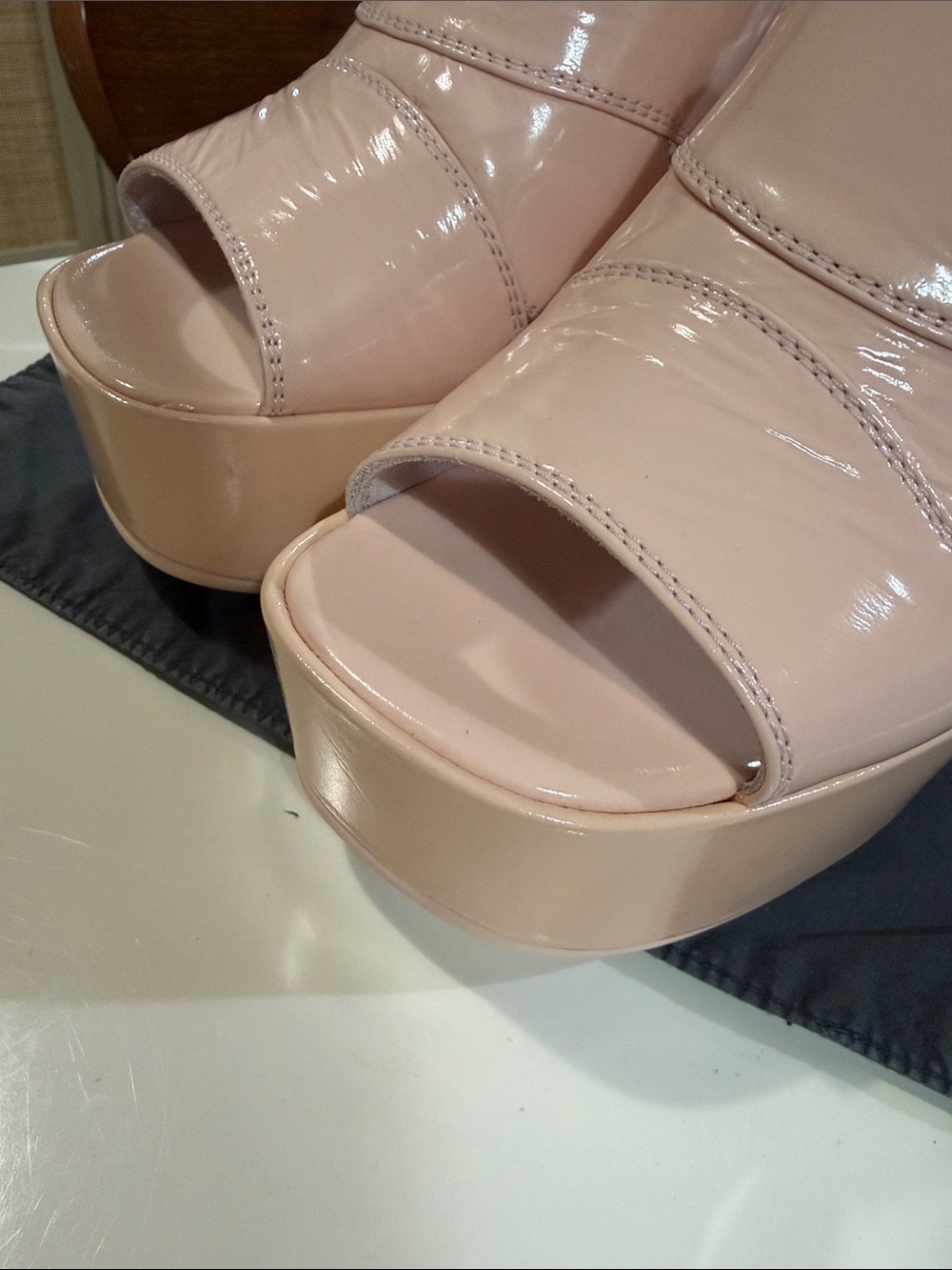 CHANEL Blush Pink Patent Leather Platform Slingback Sandals (Authentic) - Picture 16 of 16
